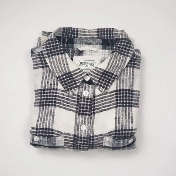 American Eagle Flannel Crop Shirt Women's Medium Black & Cream Plaid Western NWT - Picture 15 of 16